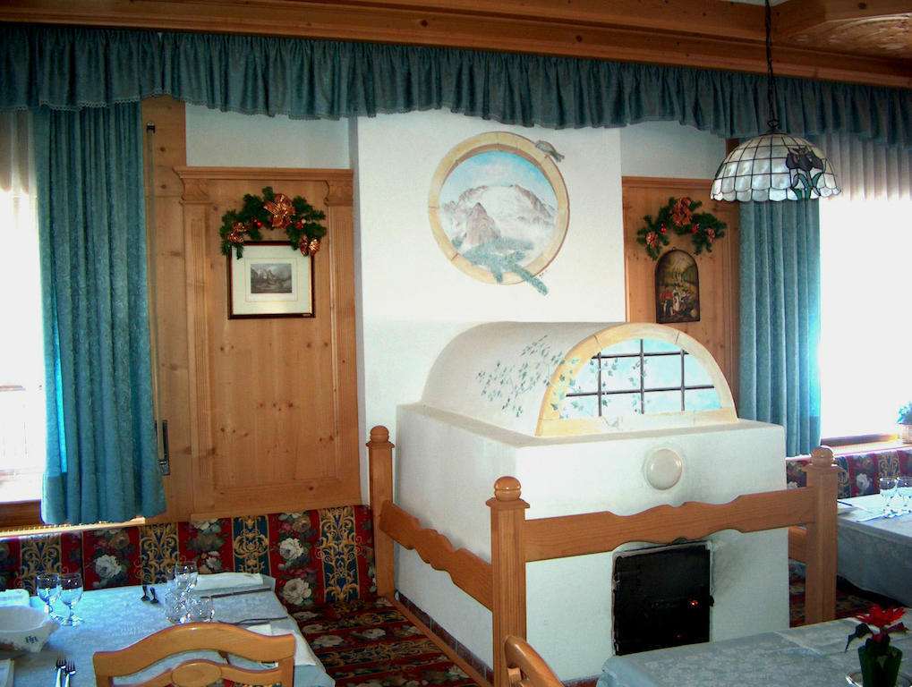 Hotel Rosalpina Rocca Pietore Buitenkant foto