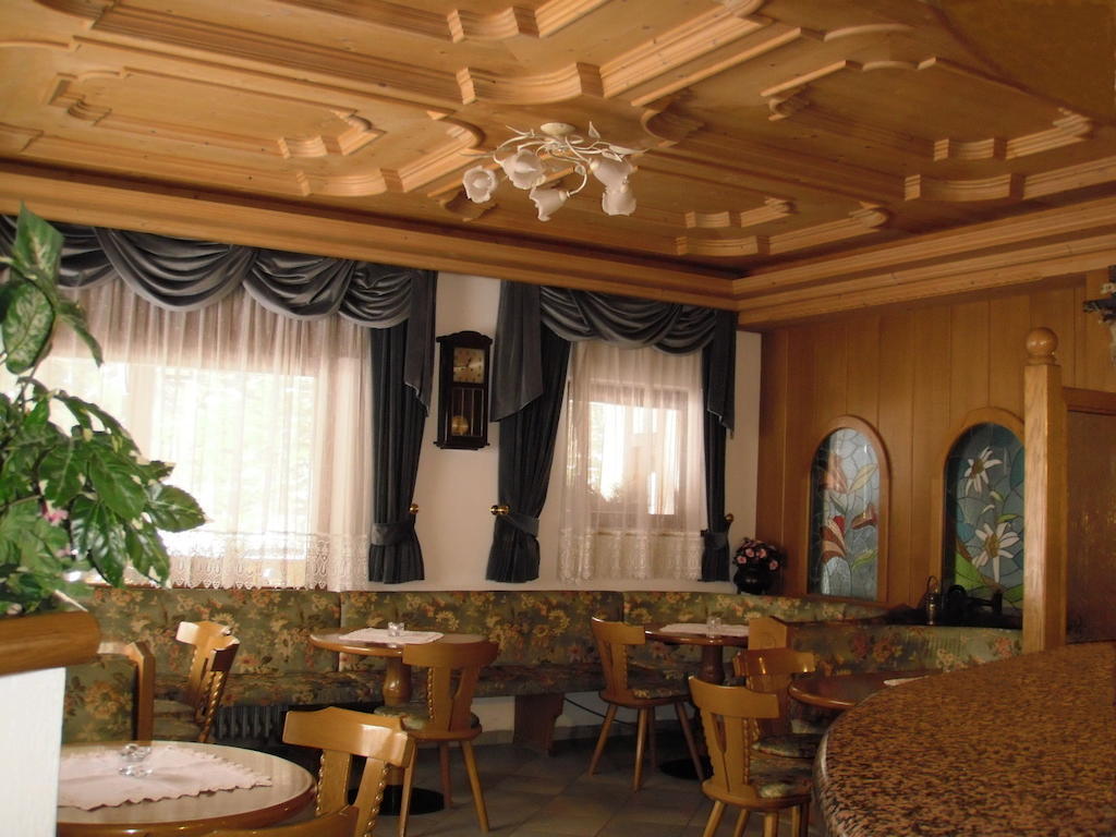 Hotel Rosalpina Rocca Pietore Buitenkant foto